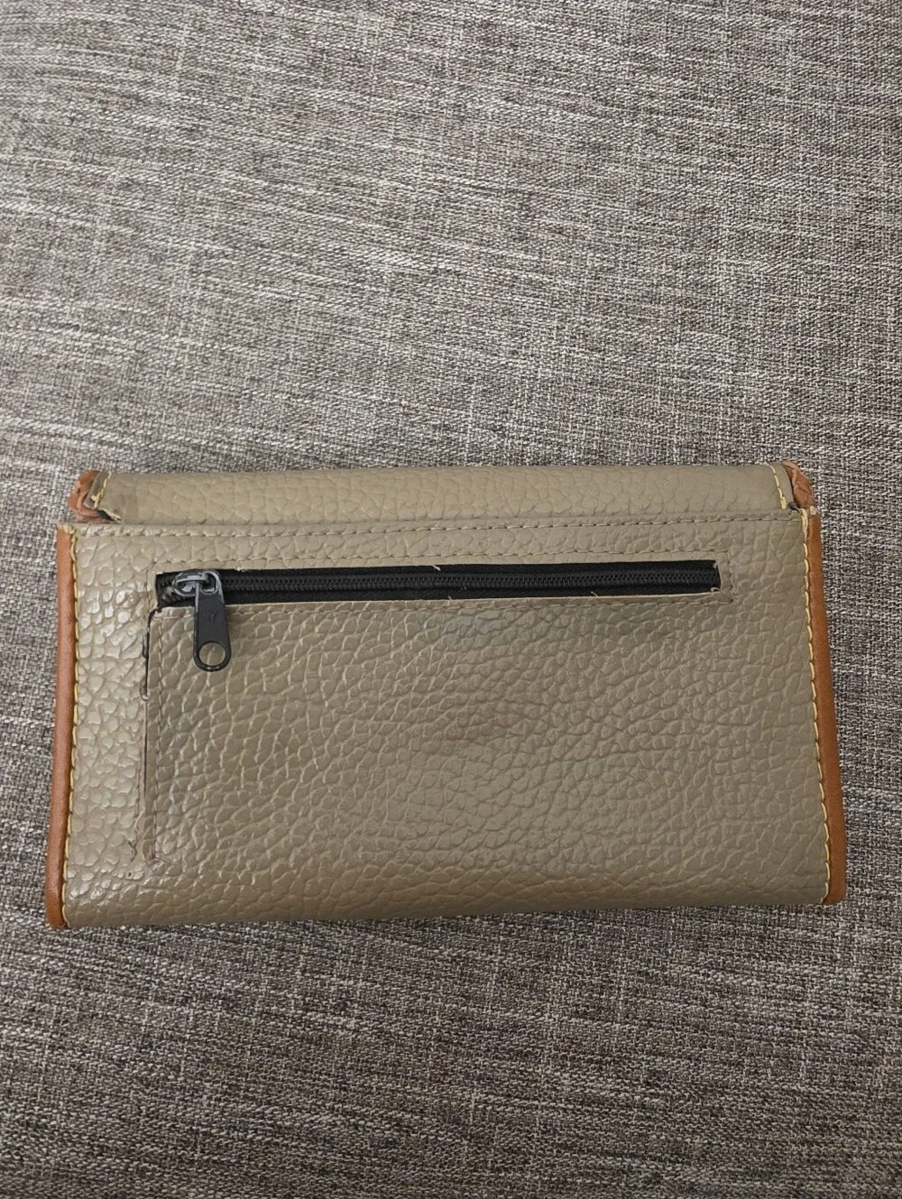 Vintage 90s Dooney & Bourke British Tan All Weather Leather Wallet